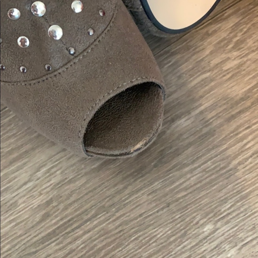 CHARLOTTE RUSSE neutral color studded heels for women Size 6 - Picture 5 of 9
